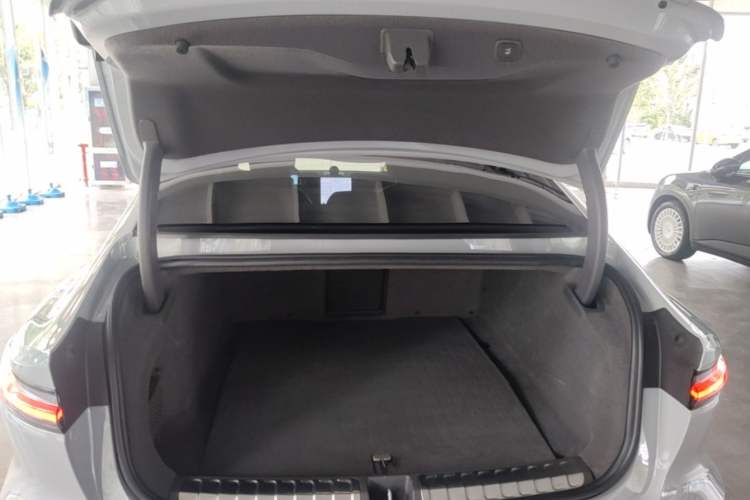 Used Nio ET7 2022 75 kWh Trunk