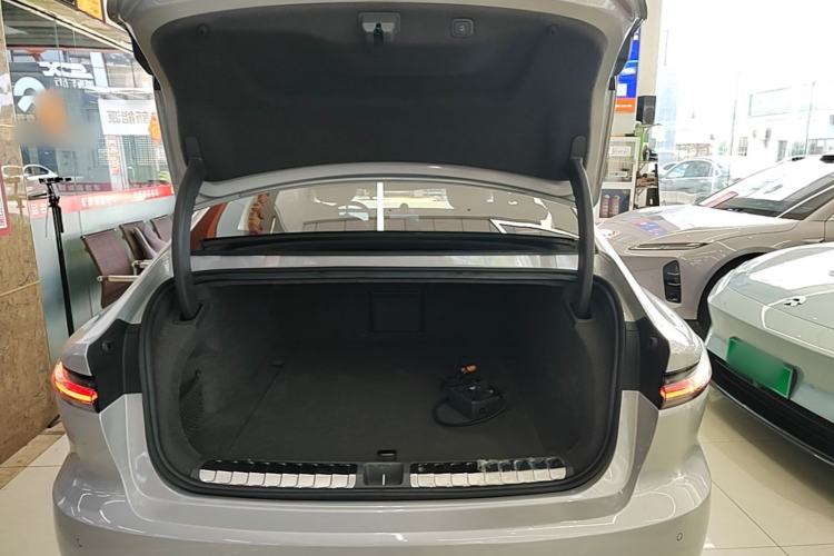 Used Nio ET7 2022 75 kWh Trunk