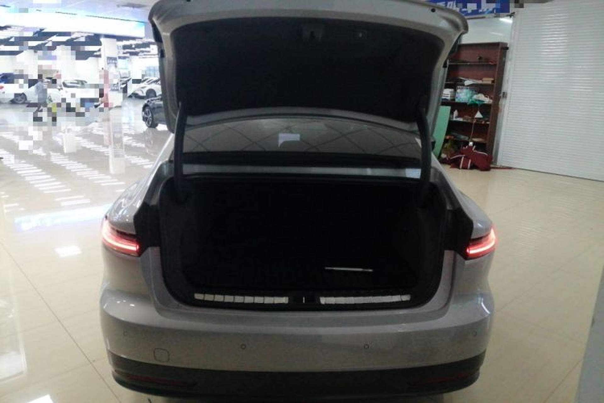Used Nio ET7 2022 100 kWh Trunk