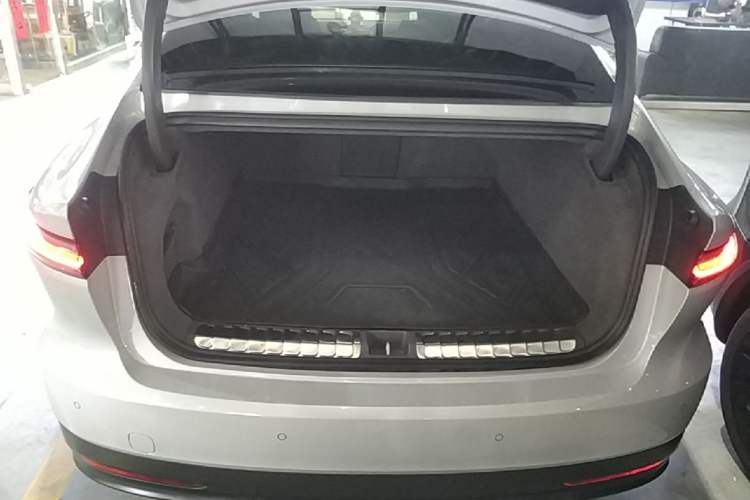 Used Nio ET7 2022 75 kWh Trunk