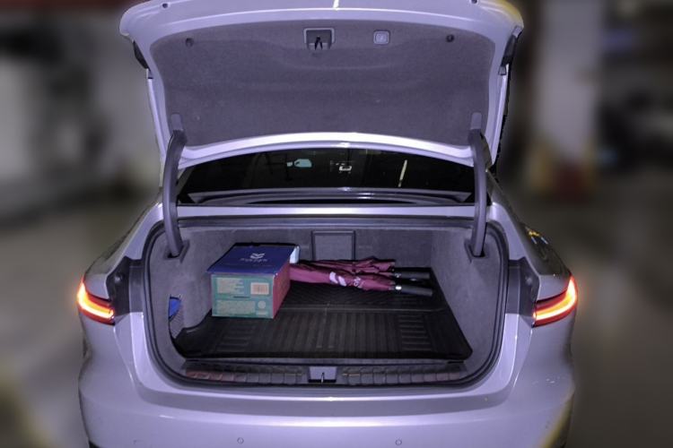 Used Nio ET7 2022 100 kWh Trunk