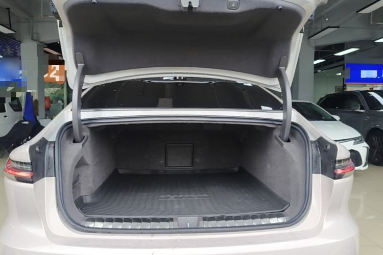 Used Nio ET7 2022 75 kWh Trunk
