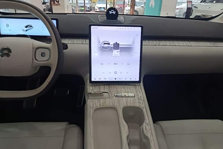 Used Nio ET7 2022 75 kWh Audio And AC Panel