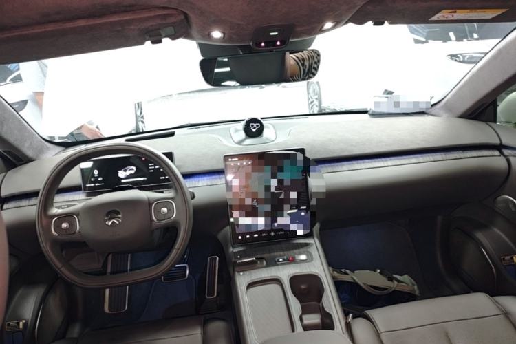 Used Nio ET7 2022 75 kWh Center Console