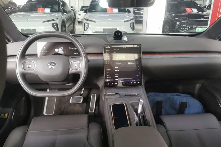 Used Nio ET7 2022 75 kWh Center Console