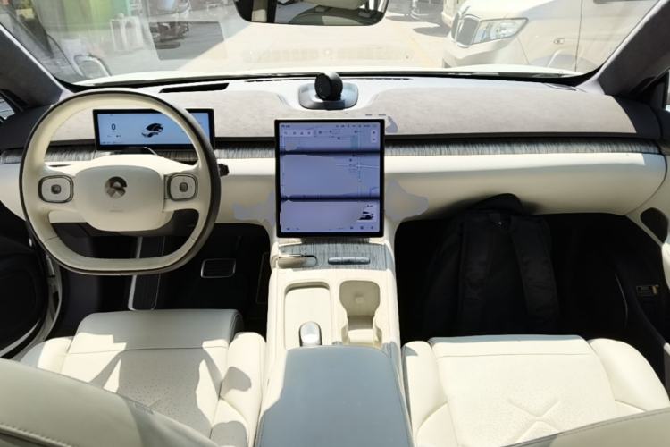 Used Nio ET7 2022 100kWh First Edition Center Console