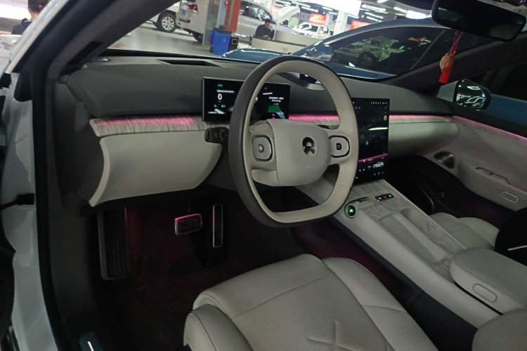 Used Nio ET7 2022 75 kWh Center Console