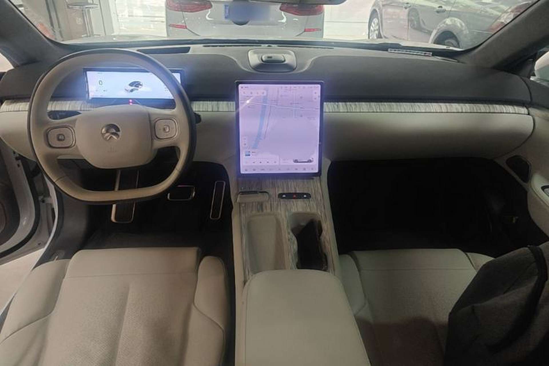 Used Nio ET7 2022 75 kWh Center Console