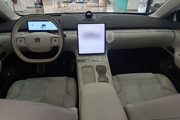 Used Nio ET7 2022 75 kWh Center Console