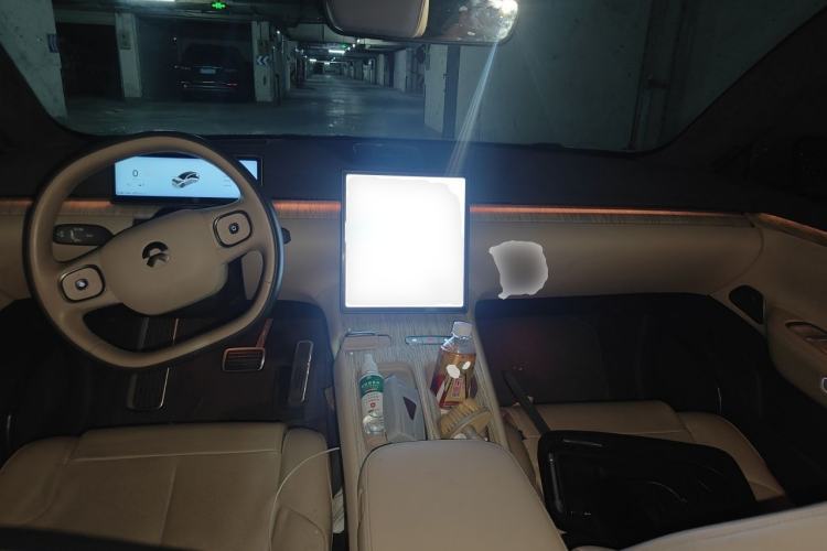 Used Nio ET7 2022 75 kWh Center Console