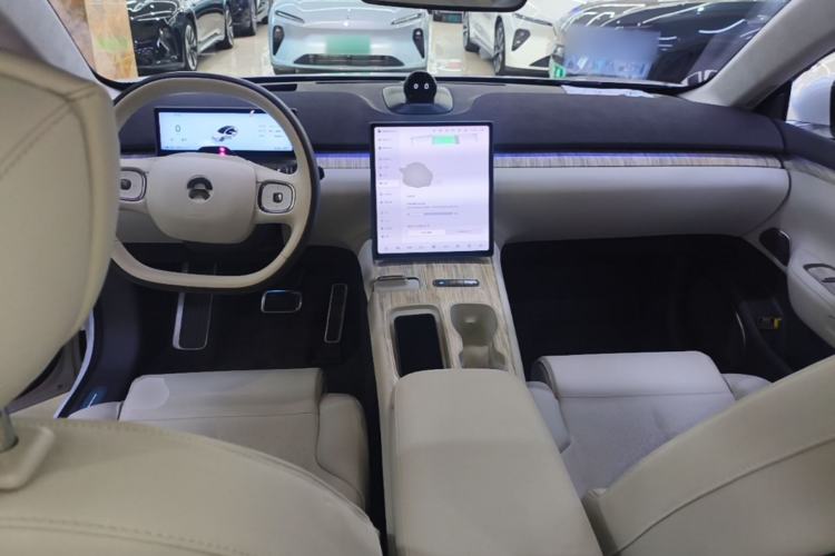 Used Nio ET7 2022 75 kWh Center Console
