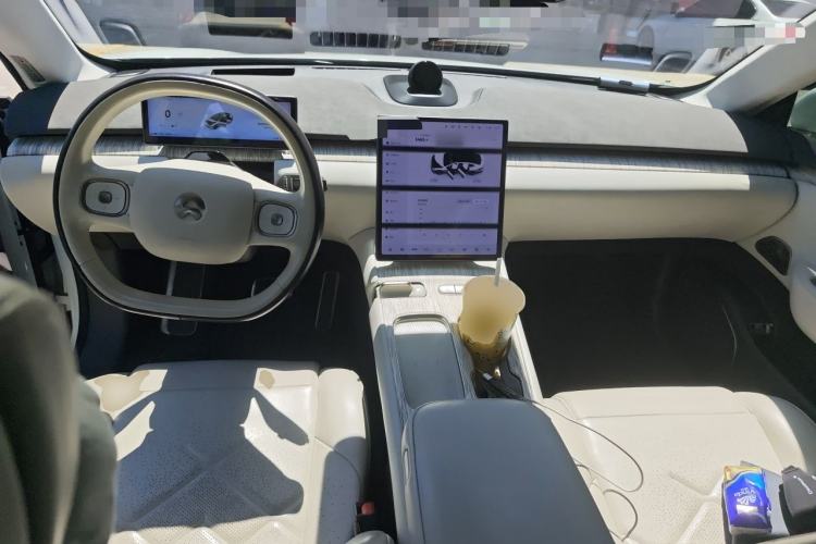 Used Nio ET7 2022 100kWh First Edition Center Console
