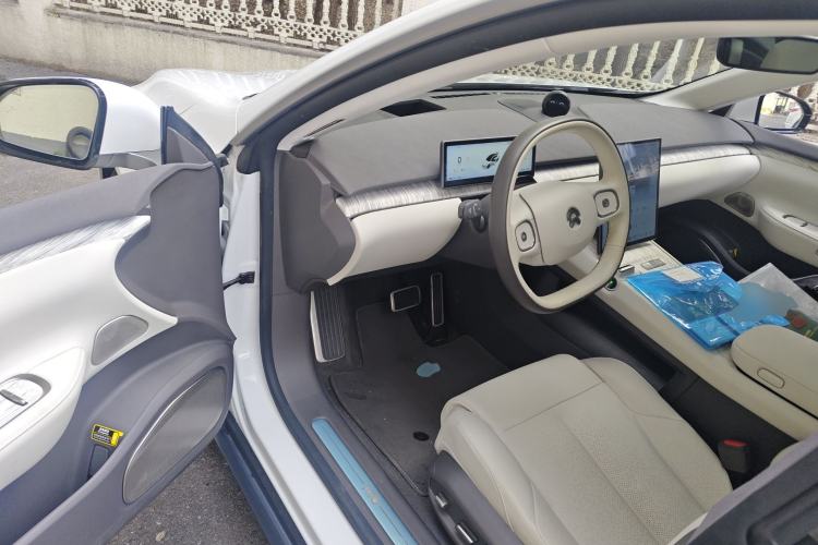 Used Nio ET7 2022 75 kWh Driver Seat