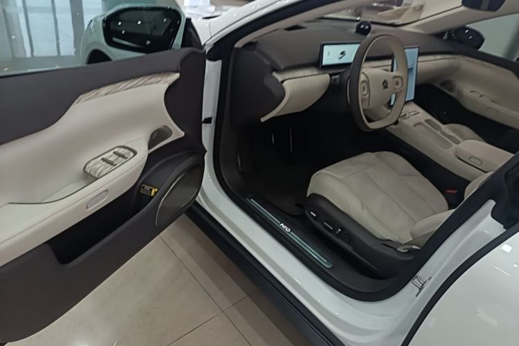 Used Nio ET7 2022 75 kWh Driver Seat