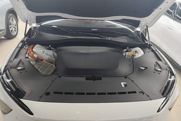 Used Nio ET7 2022 75 kWh Engine Bay