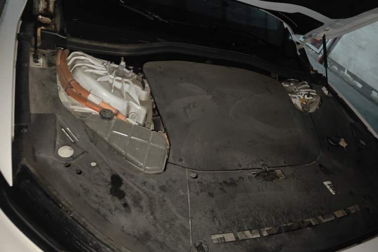 Used Nio ET7 2022 75 kWh Engine Bay Right