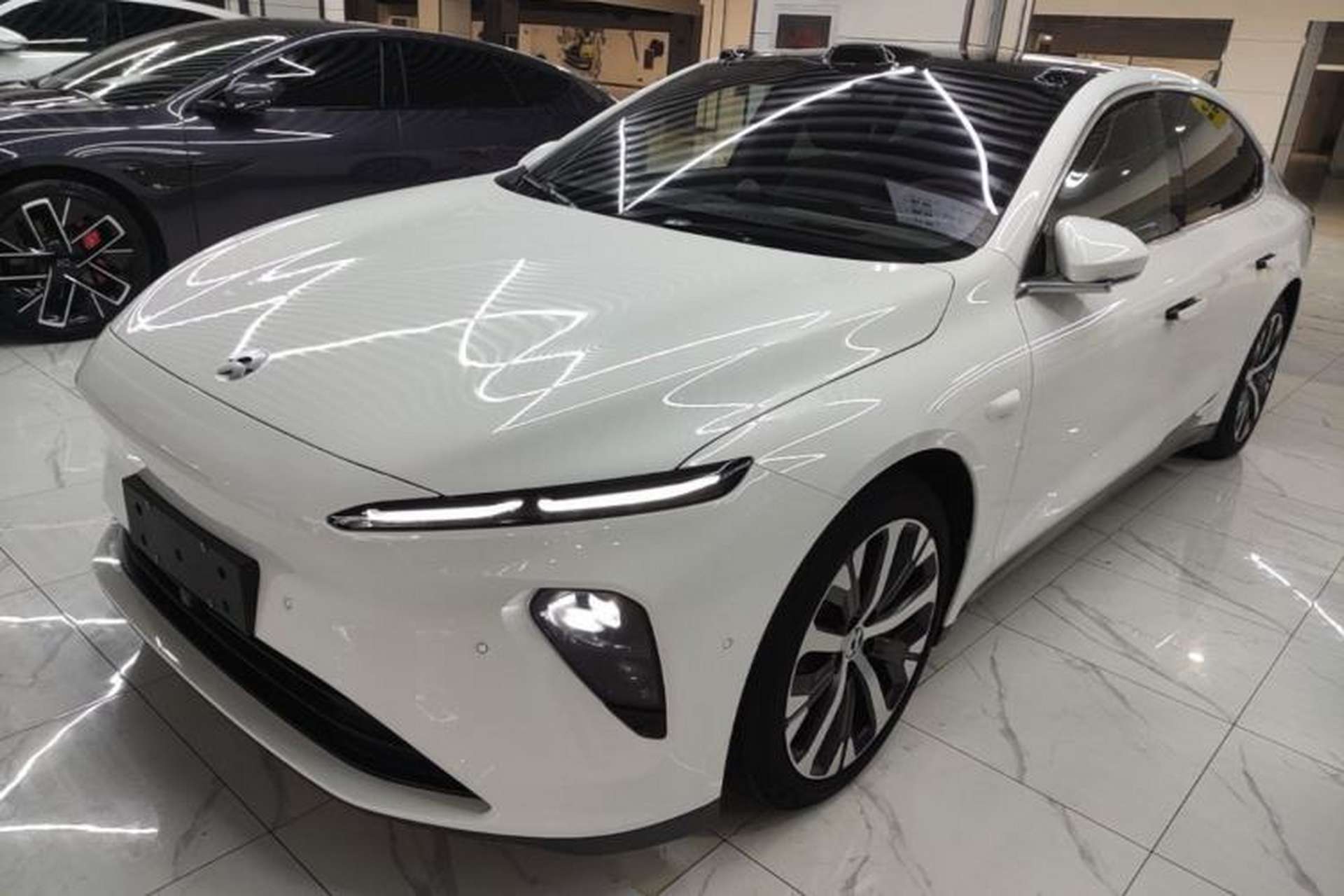 Used Nio ET7 2022 75 kWh Front Left 45 Deg