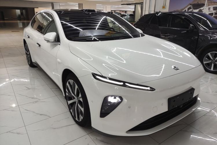 Used Nio ET7 2022 75 kWh Front Right 45 Deg