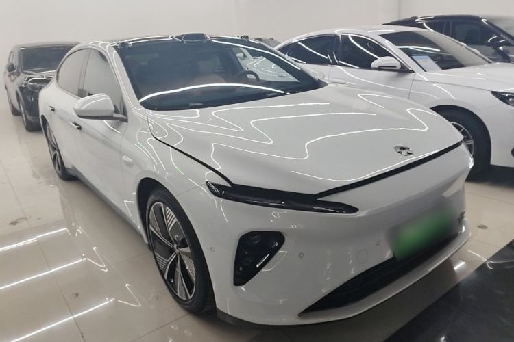 Used Nio ET7 2022 75 kWh Front Right 45 Deg