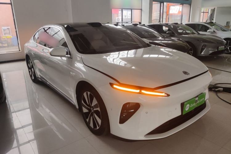 Used Nio ET7 2022 75 kWh Front Right 45 Deg