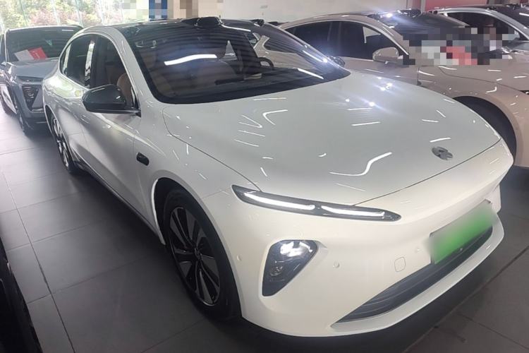 Used Nio ET7 2022 75 kWh Front Right 45 Deg