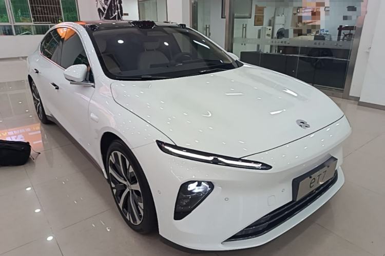 Used Nio ET7 2022 75 kWh Front Right 45 Deg