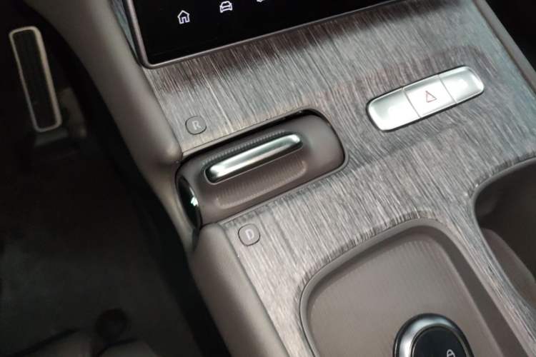 Used Nio ET7 2022 75 kWh Gear Lever