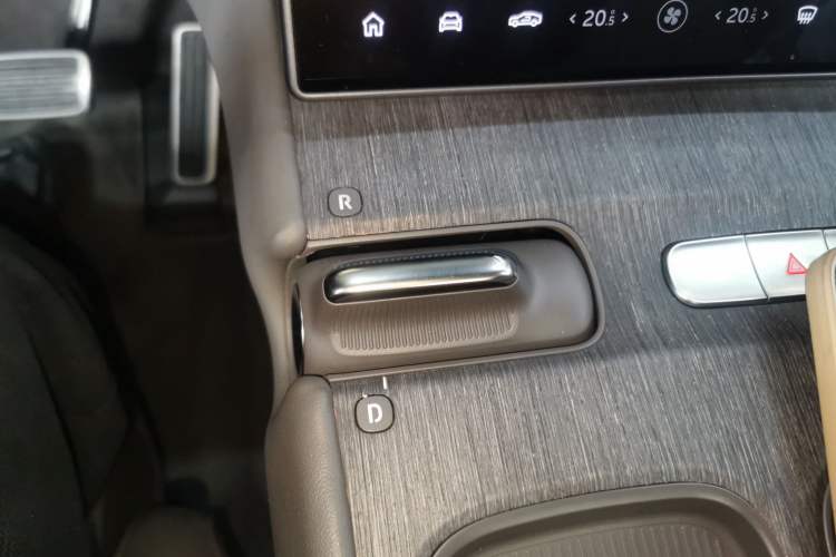 Used Nio ET7 2022 75 kWh Gear Lever
