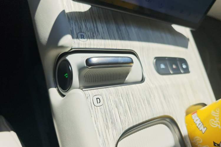 Used Nio ET7 2022 100kWh First Edition Gear Lever