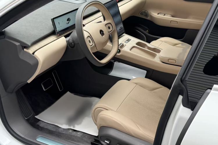 Used Nio ET7 2022 75 kWh Interior 1