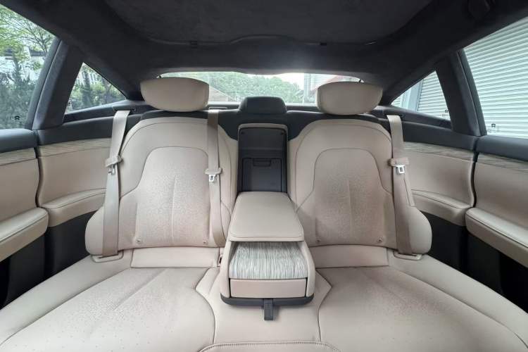 Used Nio ET7 2022 75 kWh Interior 11