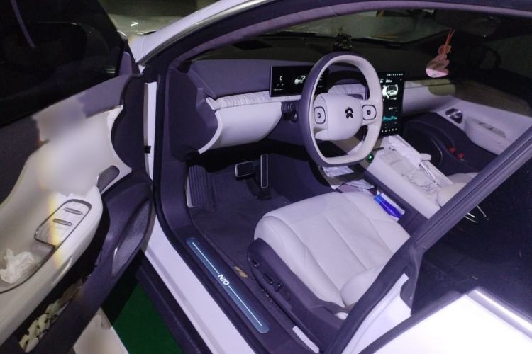 Used Nio ET7 2022 75 kWh Interior 3
