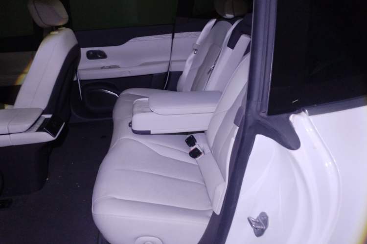 Used Nio ET7 2022 75 kWh Interior 4