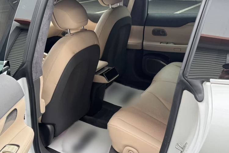 Used Nio ET7 2022 75 kWh Interior 5