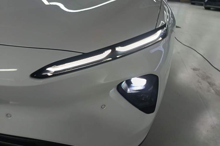 Used Nio ET7 2022 75 kWh Left Front Headlight