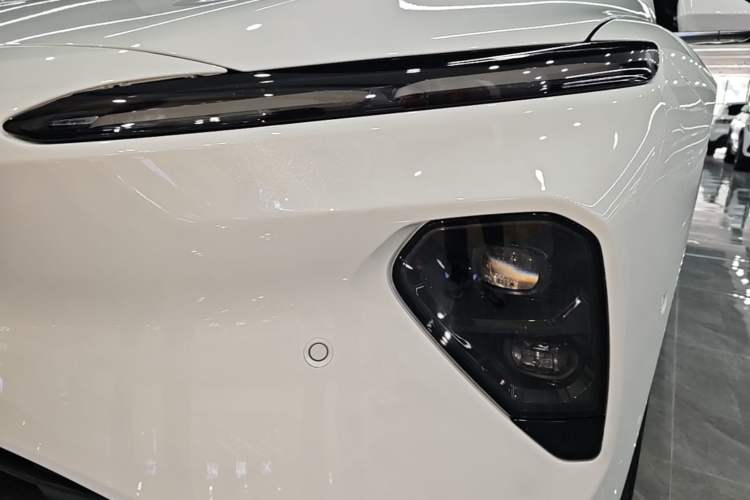 Used Nio ET7 2022 75 kWh Left Front Headlight