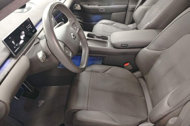 Used Nio ET7 2022 75 kWh Left Front Seat