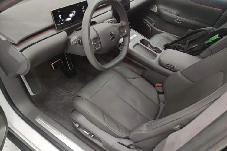 Used Nio ET7 2022 75 kWh Left Front Seat