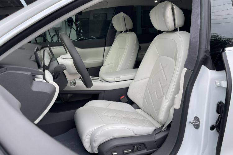 Used Nio ET7 2022 100kWh First Edition Left Front Seat