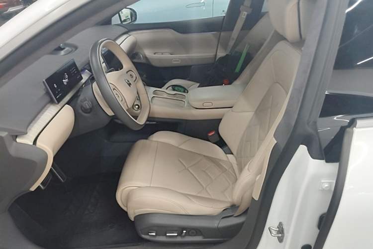 Used Nio ET7 2022 75 kWh Left Front Seat