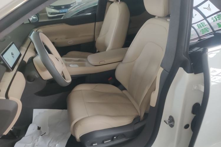 Used Nio ET7 2022 75 kWh Left Front Seat