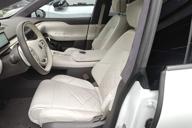 Used Nio ET7 2022 100kWh First Edition Left Front Seat