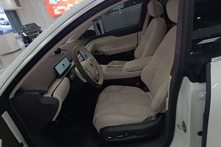 Used Nio ET7 2022 75 kWh Left Front Seat
