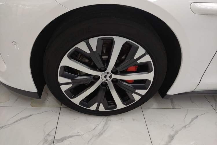 Used Nio ET7 2022 75 kWh Left Front Wheel Hub