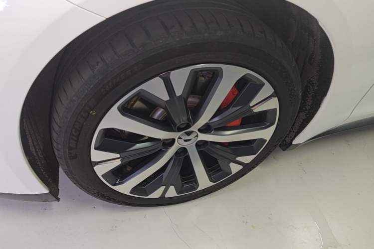 Used Nio ET7 2022 100kWh First Edition Left Front Wheel Hub