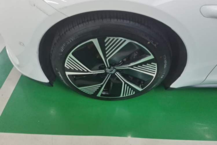 Used Nio ET7 2022 100kWh First Edition Left Front Wheel Hub