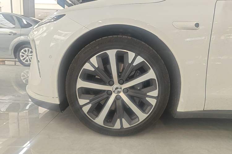Used Nio ET7 2022 75 kWh Left Front Wheel Hub