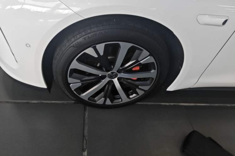 Used Nio ET7 2022 100kWh First Edition Left Front Wheel Hub