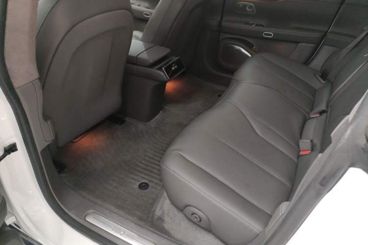 Used Nio ET7 2022 75 kWh Left Rear Seat