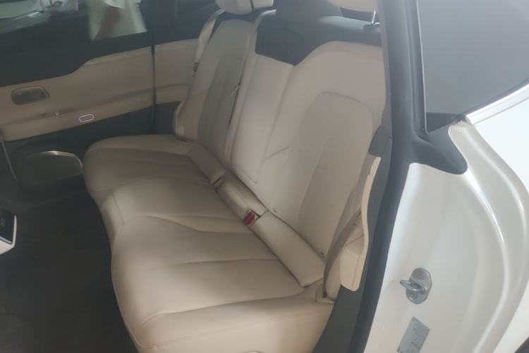 Used Nio ET7 2022 75 kWh Left Rear Seat